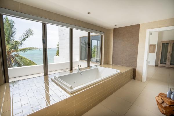 Hodges Bay Resort & SpaHotel Overview