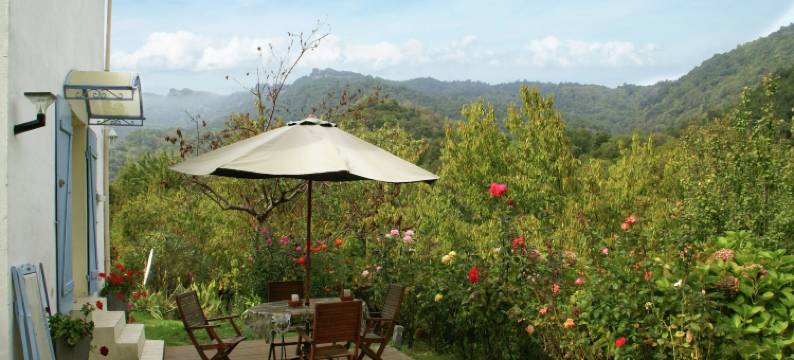 Riverside Home in Folelli图片