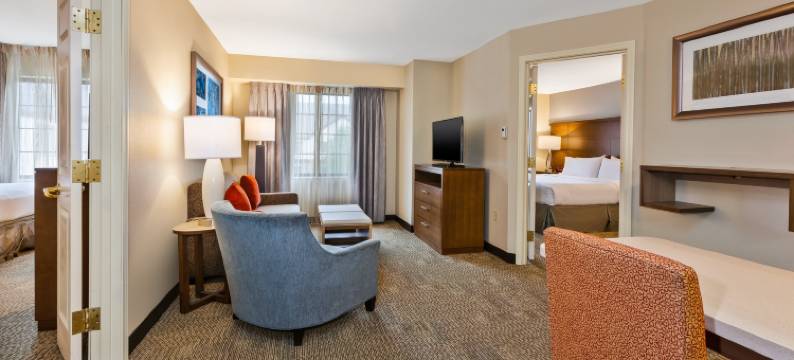 Staybridge Suites 卡拉马祖(Staybridge Suites KALAMAZOO by IHG)图片