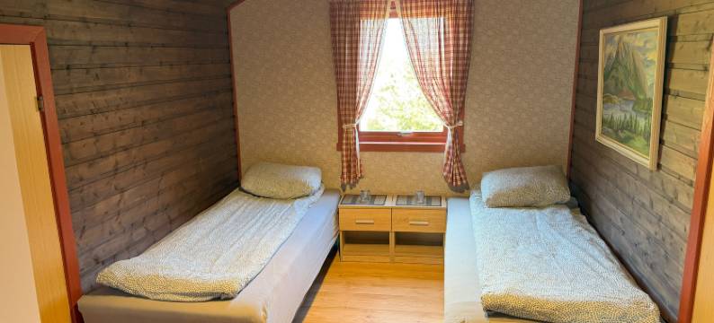 Spacious house, with boat, in beautiful landscape图片