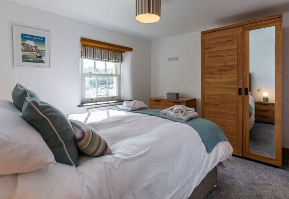 Number 1 Bossiney House Hotel Overview