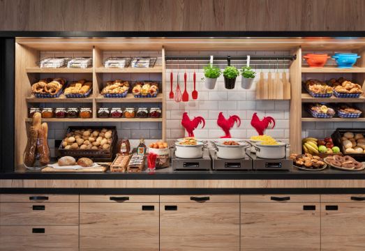 Moxy Duesseldorf City Hotel Overview