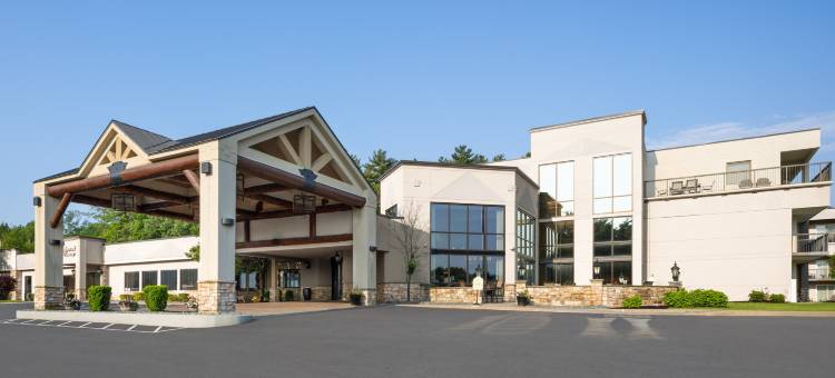 Holiday Inn Resort 乔治湖，草地(Holiday Inn Resort LAKE GEORGE - ADIRONDACK AREA by IHG)图片