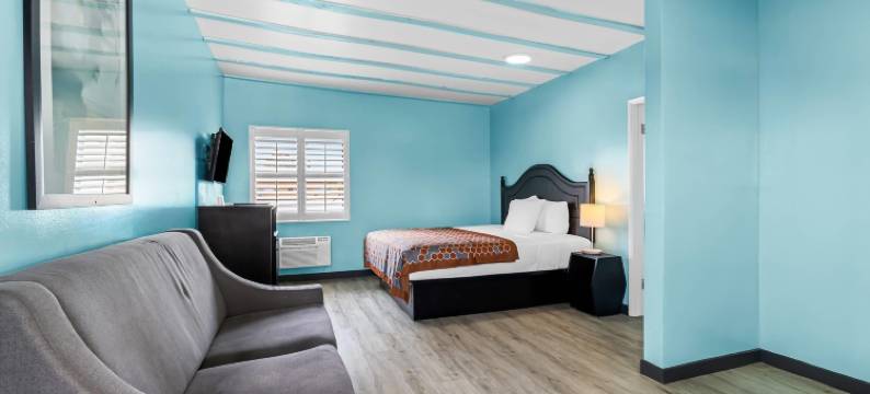 罗德威套房酒店-北好莱坞伯班克机场-环球影城区域(Rodeway Inn & Suites North Hollywood Burbank Airport - Universal Area)图片