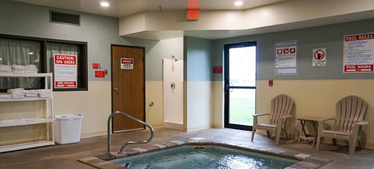 昆特品质酒店及套房沃特敦近草原湖冰场(Quality Inn & Suites Watertown Near Prairie Lakes Ice Arena)图片