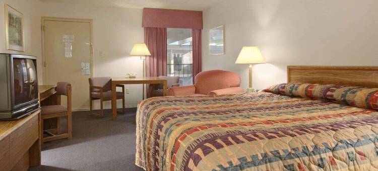 Ramada by Wyndham Sterling图片