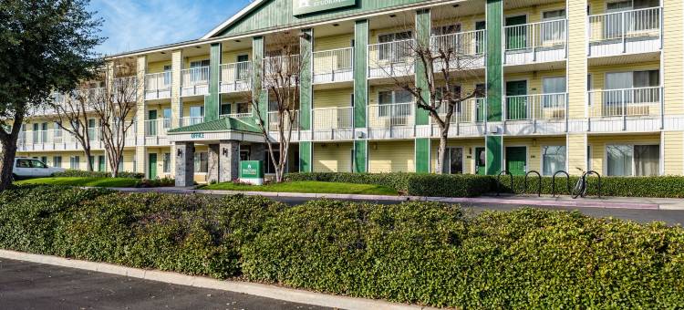 弗雷斯诺西霍姆汤公寓(HomeTowne Studios Fresno - West)图片