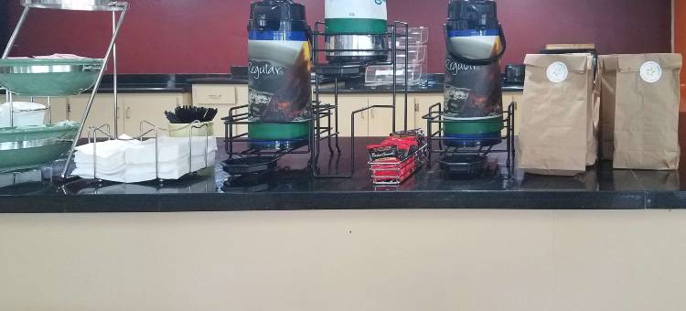 恩波里亚红顶酒店(Quality Inn)图片