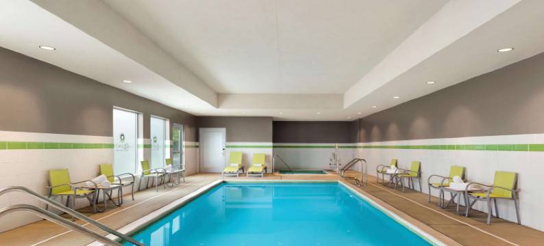 伯灵顿拉昆塔温德姆套房酒店(La Quinta Inn & Suites by Wyndham Burlington)图片