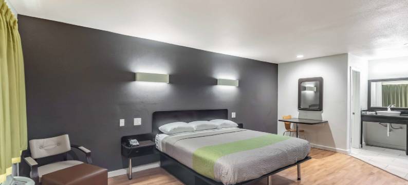 亨兹维尔6号公寓酒店(Studio 6 Huntsville, TX)图片