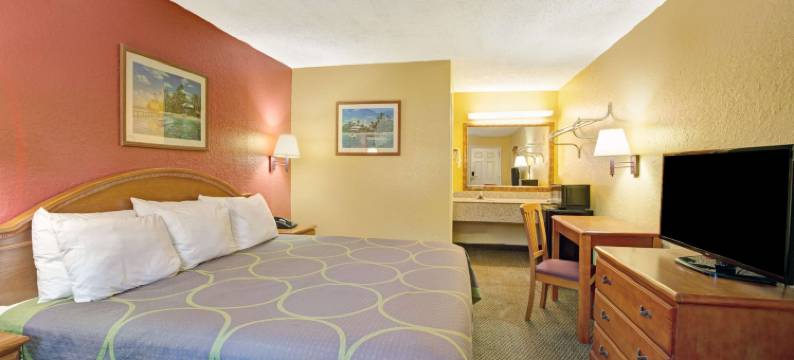 拉马克-得克萨斯城区速8酒店(Super 8 by Wyndham la Marque TX/Texas City Area)图片