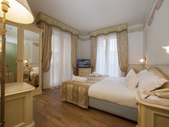 托斯卡内利麦杰斯特酒店