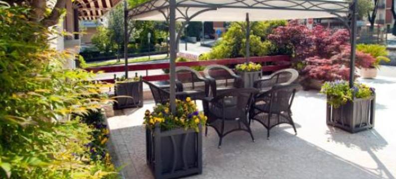 德盛莎诺酒店(Hotel Desenzano)图片