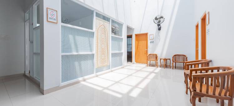 红多兹伊斯兰酒店-近DPRD卡布帕腾梳邦(RedDoorz Syariah Near Dprd Kabupaten Subang)图片