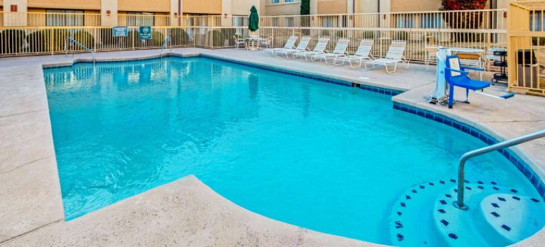 拉斯克鲁塞斯梅西亚谷拉昆塔温德姆酒店(La Quinta Inn by Wyndham Las Cruces Mesilla Valley)图片