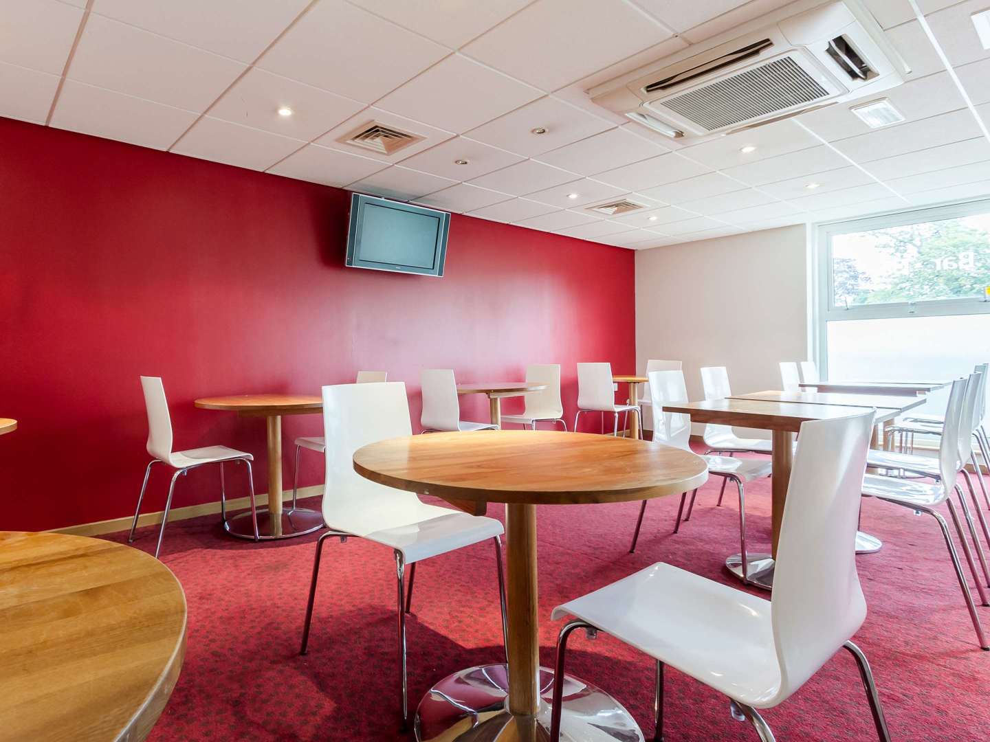 Travelodge CamberleyOver view