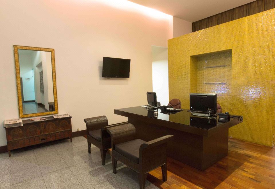 Hausuites Hotel Overview