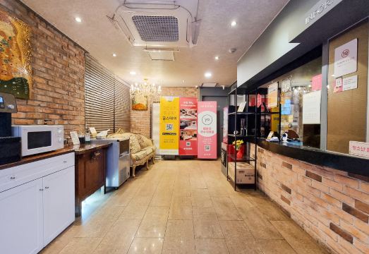 Suwon Haenggungdong Renault Hotel Overview