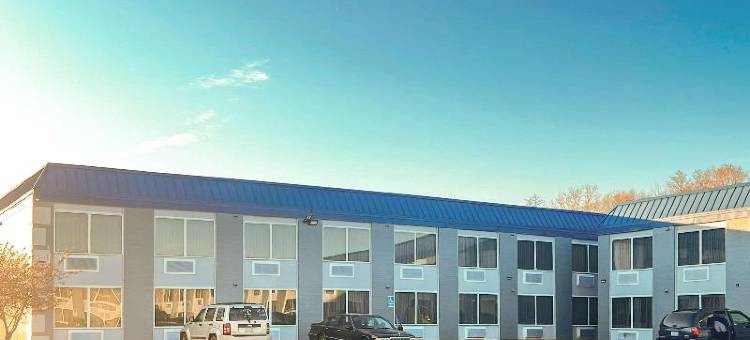 诺顿海岸/马斯基根温德姆戴斯酒店及套房(Days Inn & Suites by Wyndham Norton Shores/Muskegon)图片