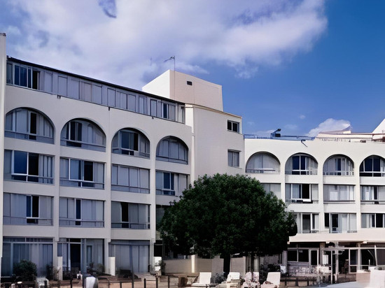 新拉罗歇尔公寓