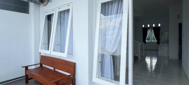 RedDoorz at Griya Martha Sumber Solo图片