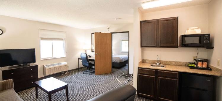 昆特品质酒店及套房沃特敦近草原湖冰场(Quality Inn & Suites Watertown Near Prairie Lakes Ice Arena)图片