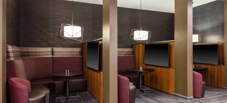 印第安纳波利斯西部赛道万豪万怡酒店(Courtyard Indianapolis West-Speedway)图片