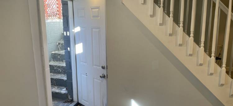 温馨四卧整栋房屋，停车便捷(Delightful 4-Bed Whole House with Easy Parking)图片