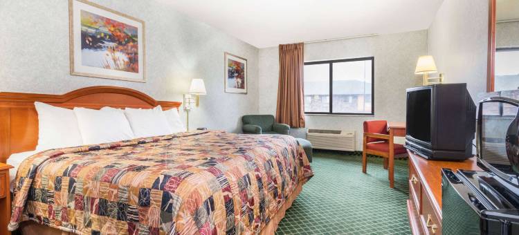 托皮卡戴斯酒店(Days Inn by Wyndham Topeka)图片