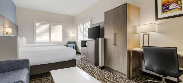 普勒斯埃尔西诺湖贝斯特韦斯特优质套房酒店(Best Western Plus Lake Elsinore Inn  Suites)图片