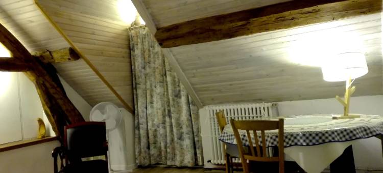 红色百叶窗拉隆格酒店(La Longère Aux Volets Rouges)图片