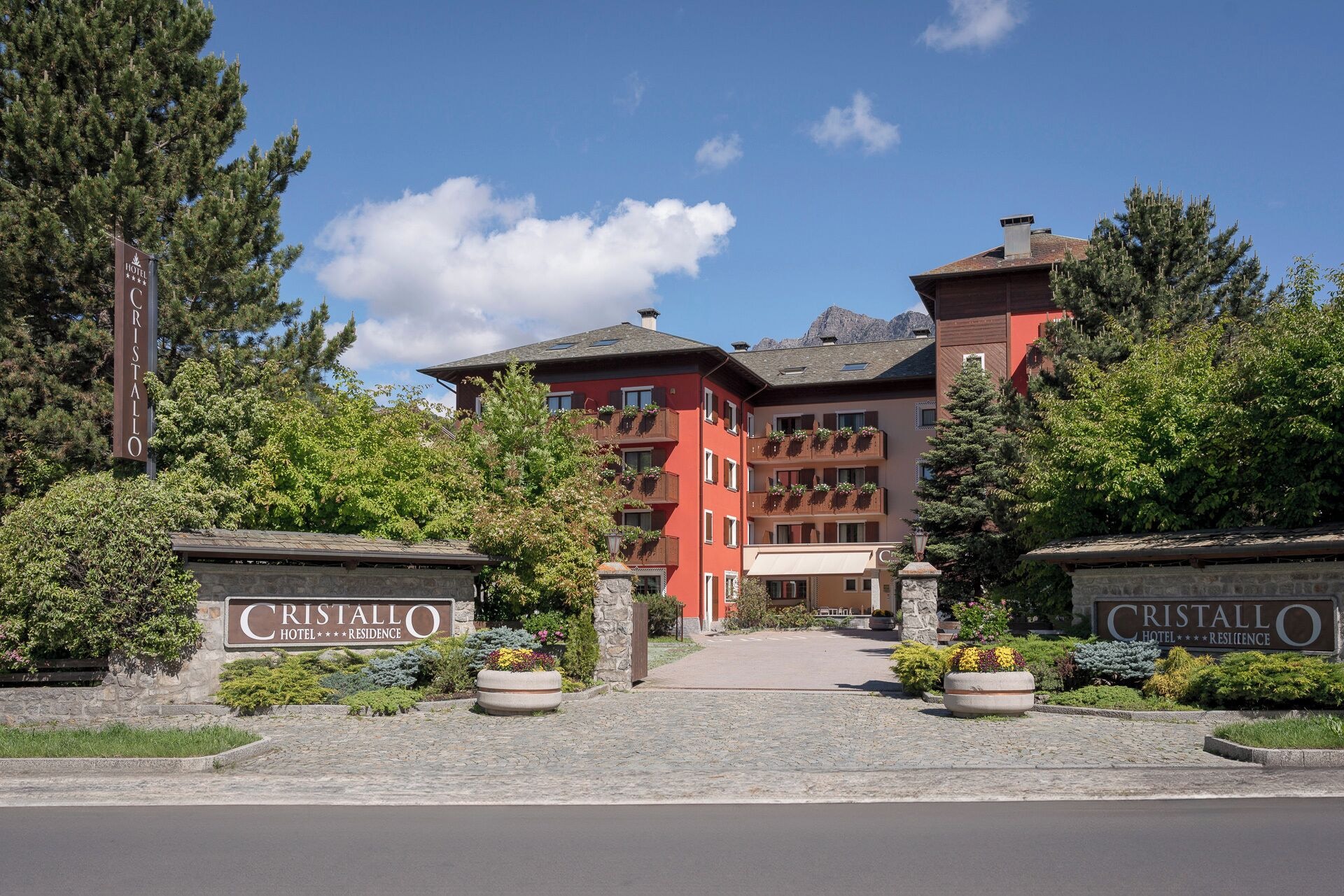 Hotel Cristallo Over view