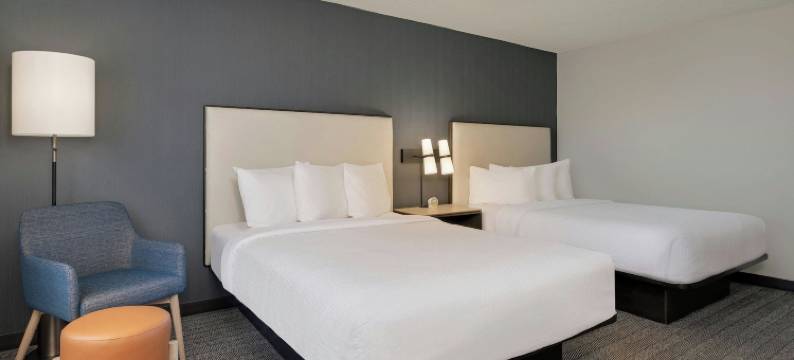 印第安纳波利斯南万怡酒店(Courtyard Indianapolis South)图片