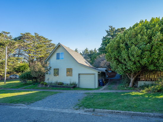 Dunrovin Vintage Beach Cottage
