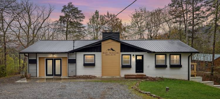 布拉夫山平房四卧住宅 by RedAwning(Bluff Mountain Bungalow 4 Bedroom Home by RedAwning)图片