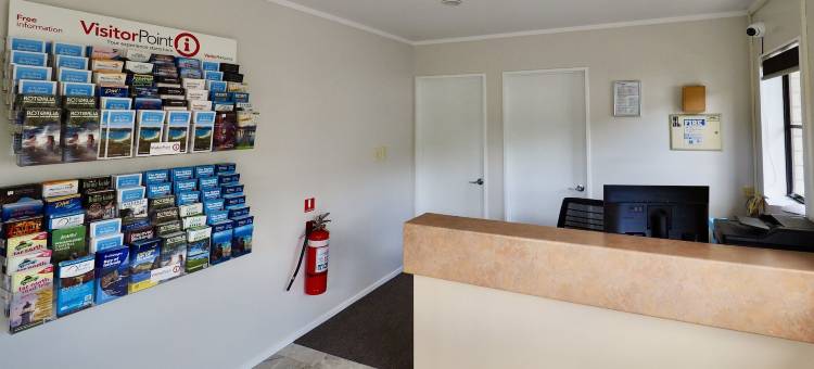 Bks圣诞红花小屋(BK's Pohutukawa Lodge)图片