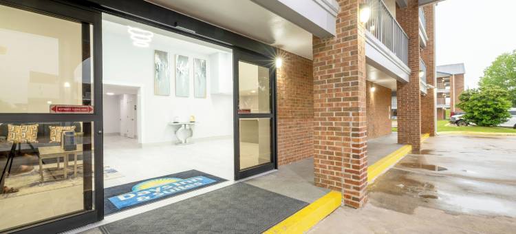 温德姆伯锡尔城戴斯酒店及套房(Days Inn & Suites by Wyndham Bossier City)图片