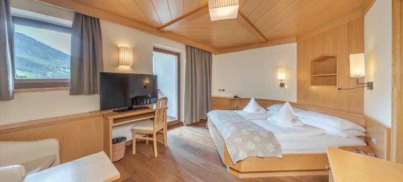 拉佩拉阿尔平与维塔尔酒店(Alpin & Vital Hotel la Perla)图片