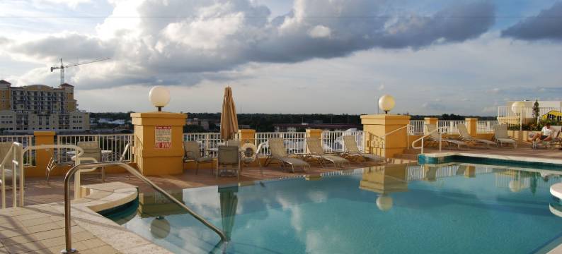 达德兰塔迈阿密假日公寓式酒店(Dadeland Towers by Miami Vacations)图片