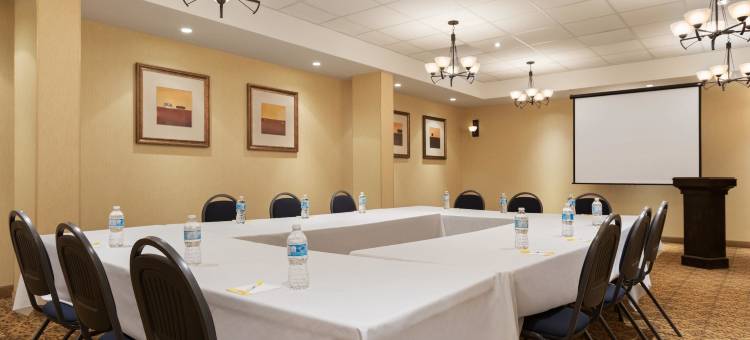 埃德蒙顿市区戴斯酒店(Days Inn by Wyndham Edmonton Downtown)图片