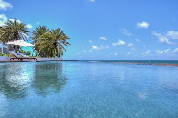 Hodges Bay Resort & SpaHotel Overview