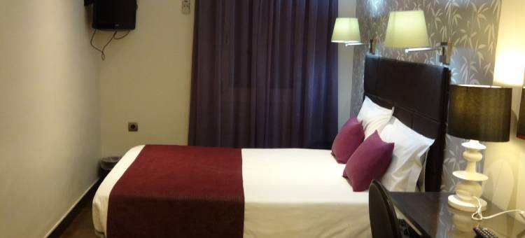 略雷特兰布拉酒店(Room00 Lloret Rambla)图片
