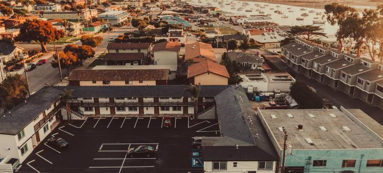 海崖顶部酒店及套房 - 码头/餐厅区(Blufftop Inn & Suites - Wharf/Restaurant District)图片