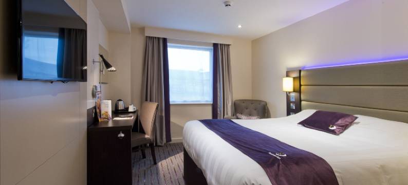 韦德布里奇普瑞米尔酒店(Premier Inn Wadebridge)图片