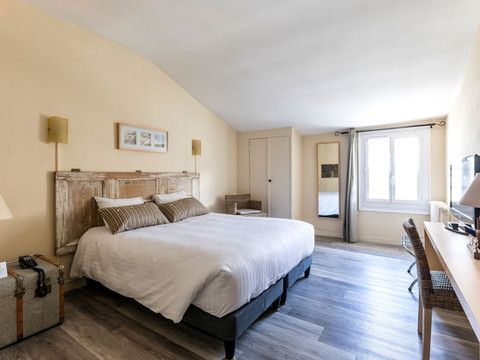 法国罗什福尔洛吉斯拉斐特酒店