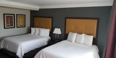 伯班克波託菲諾酒店