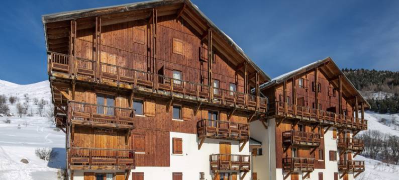 Apartment in France with Mountain Views & Pool图片