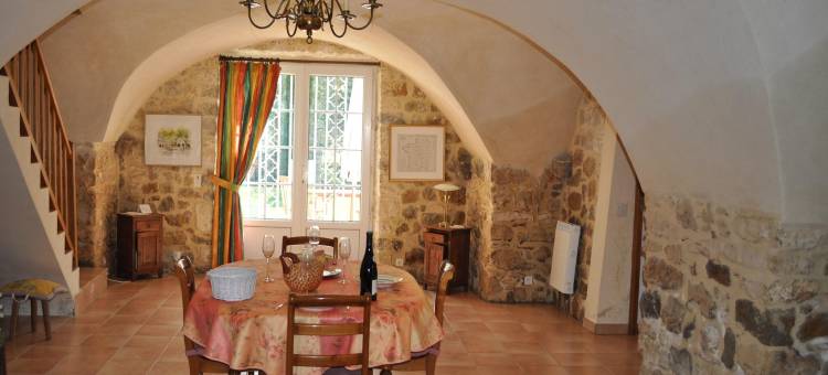Charming Stone House with Terrace图片