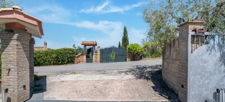 Villa in Monterotondo with Pool & Tiber Views图片