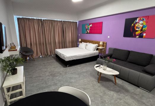 Connect Suites Hotel Overview